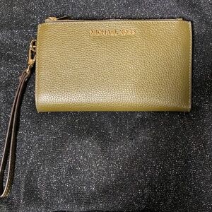 Michael Kors Adele Leather Smartphone Wallet